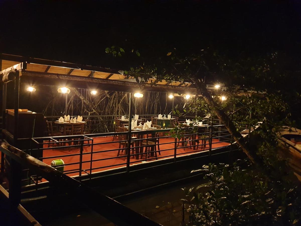 Nature Cabanas & Floating Restaurant Galle Exterior photo
